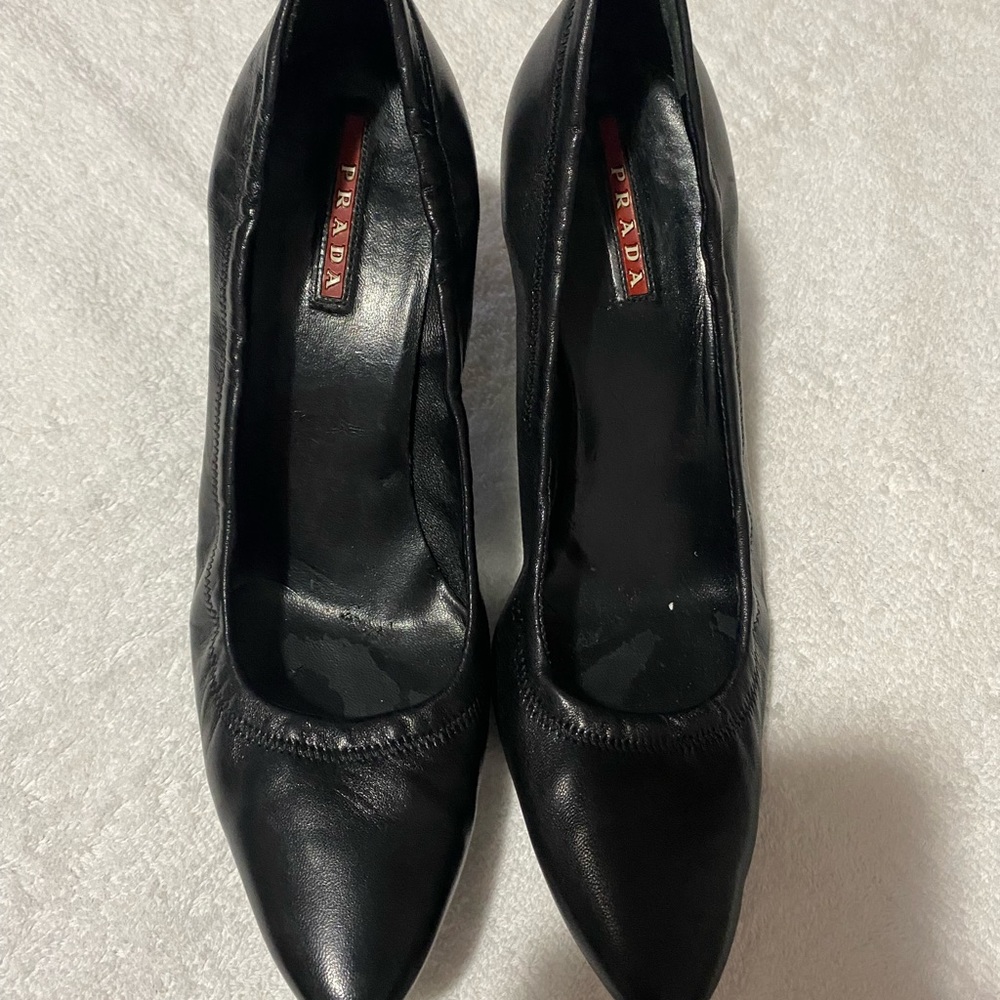 Prada black like new size 8 100% authentic